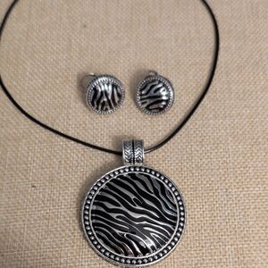 Premier Designs "Safari" silver-plated and black enamel pendant Jewelry Set